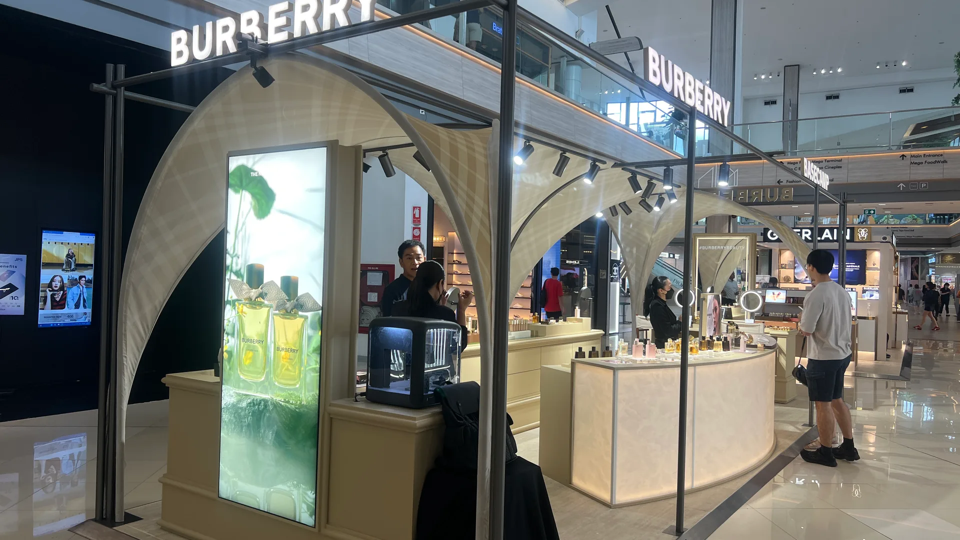 KAT Shop Display — Visual Merchandising ดิสเพลย์หน้าร้าน